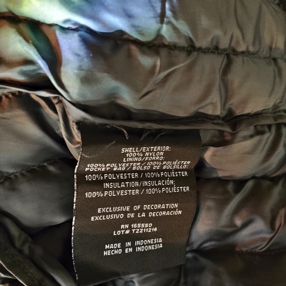 NWOT 32 Degrees Women's Charcoal Gray Puffer Vest - Picture 7 of 7